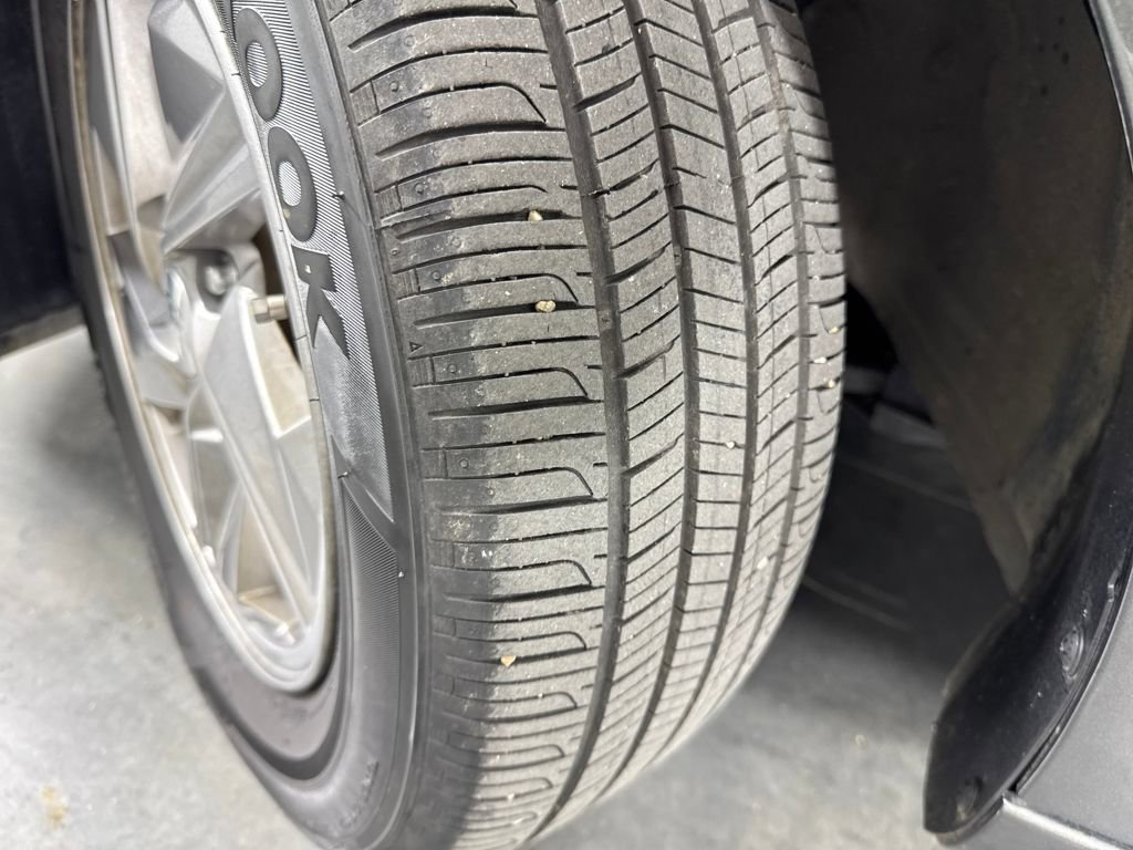 Certified 2025 Hyundai Elantra SE image 26