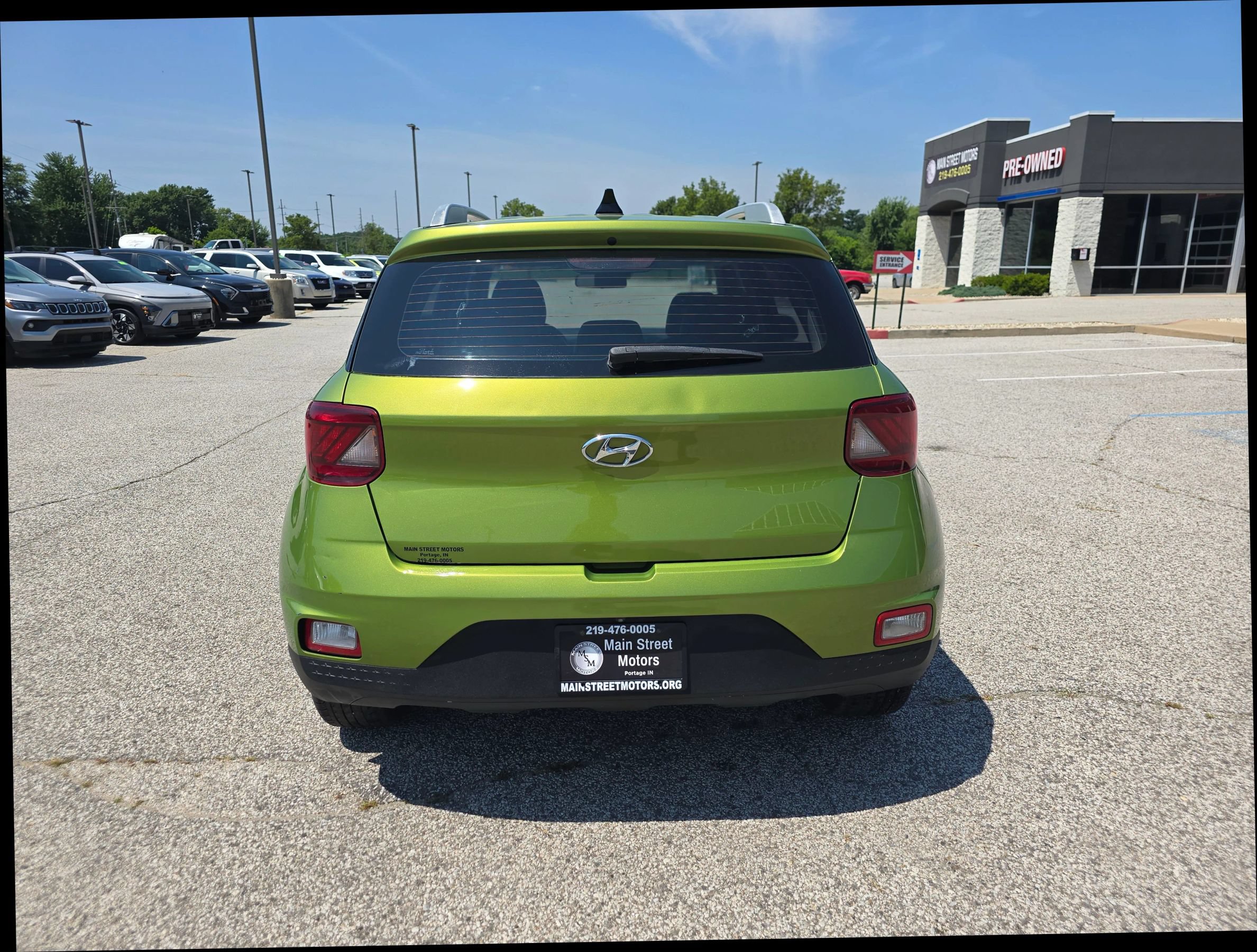 Used 2020 Hyundai Venue SEL w/ Convenience + Premium Package FWD image 3