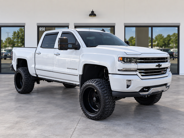 Used 2017 Chevrolet Silverado 1500 LTZ Z71 w/ LTZ Plus Package AWD/4WD image 2