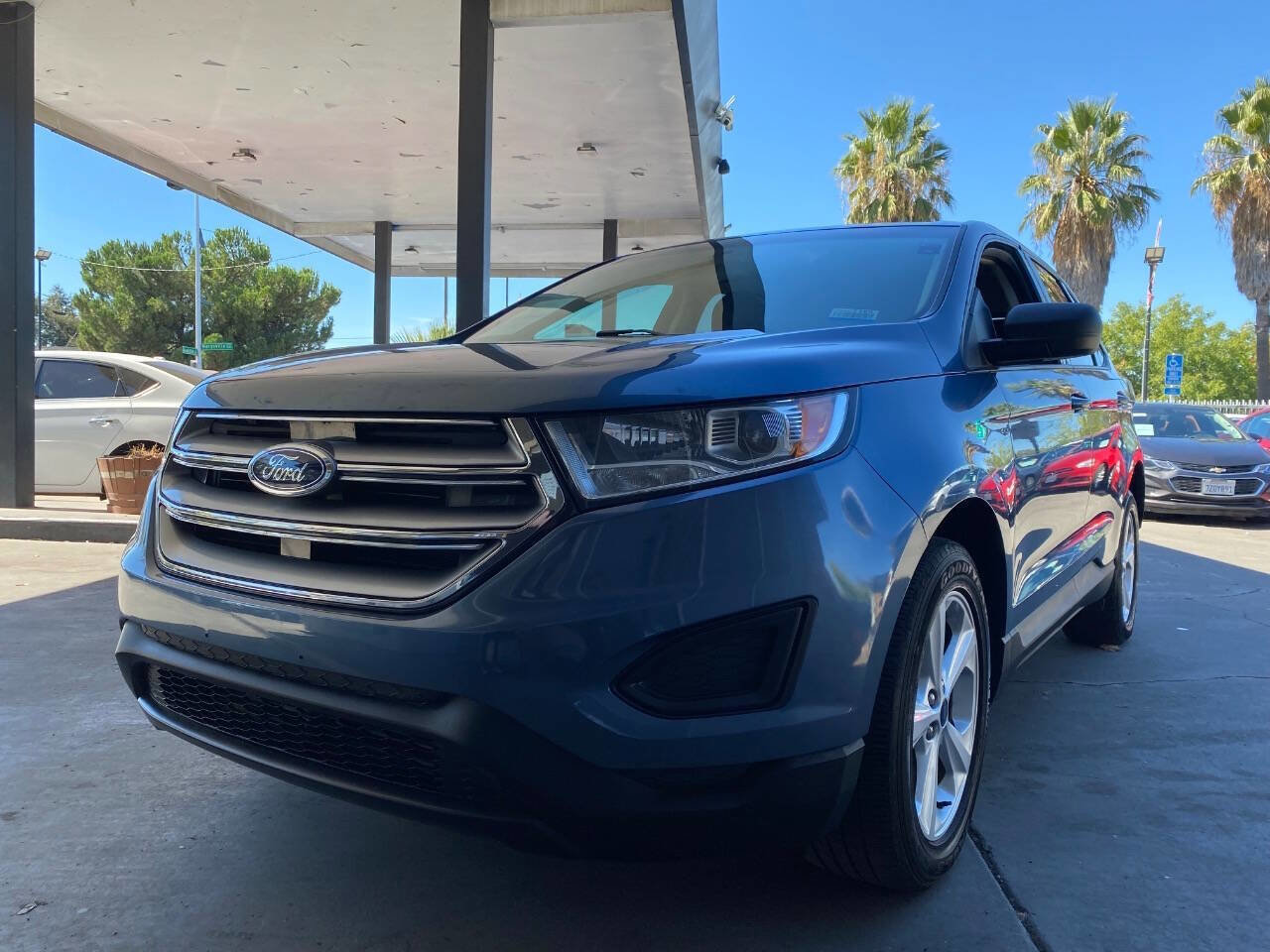 Used 2018 Ford Edge SE AWD/4WD image 2