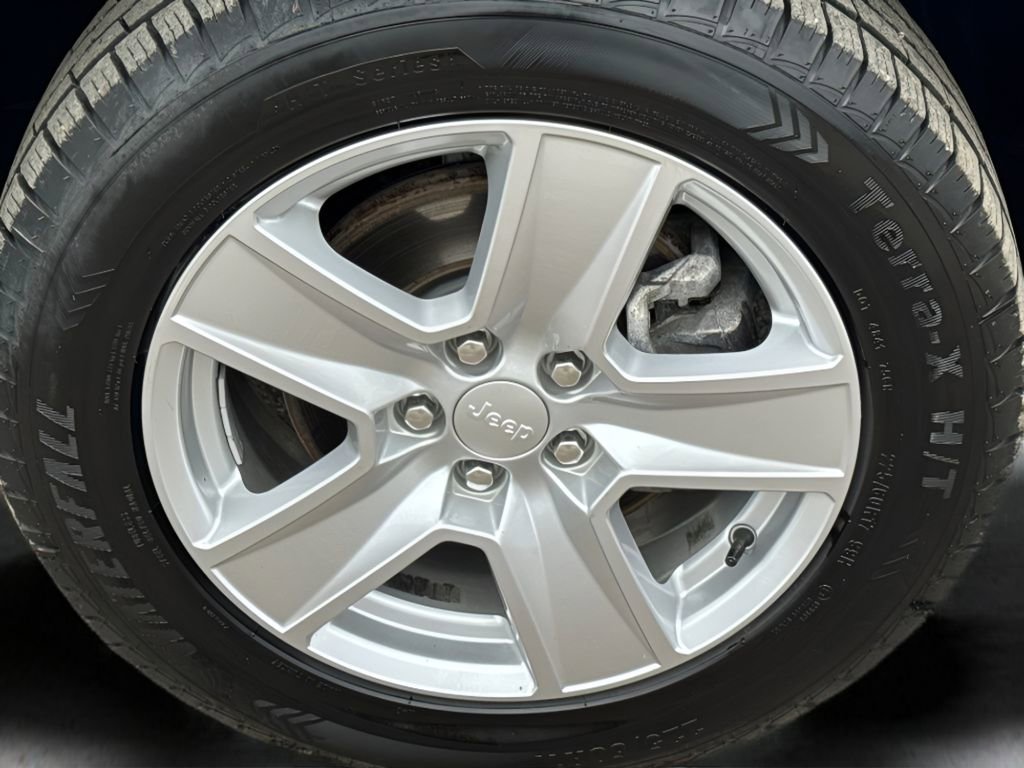 Used 2022 Jeep Compass Latitude w/ Convenience Group image 27