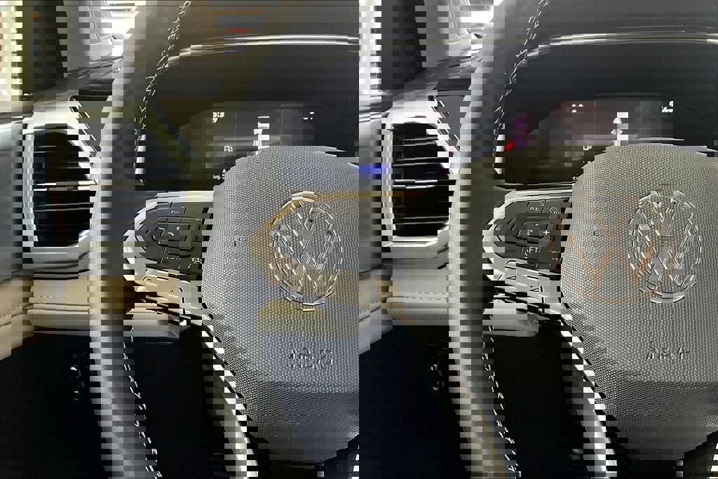 New 2025 Volkswagen Taos SE image 21