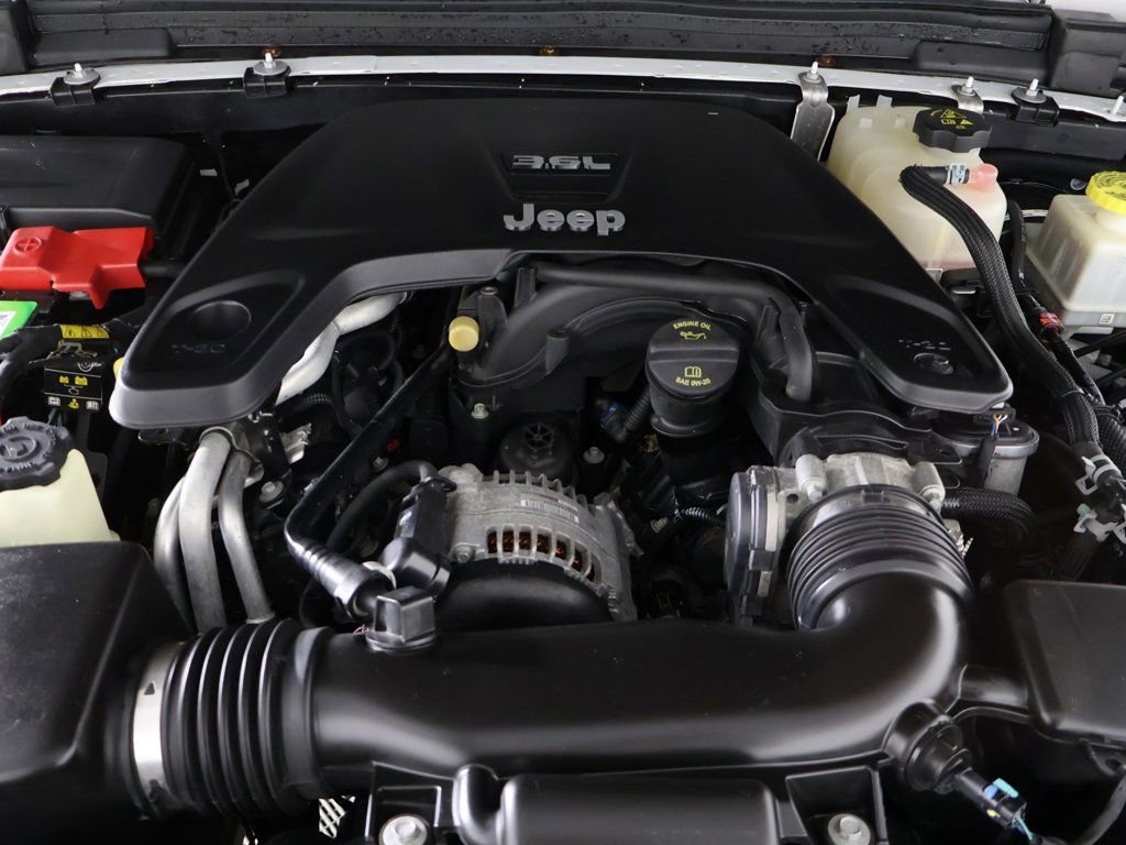 Used 2020 Jeep Gladiator Rubicon AWD/4WD image 17