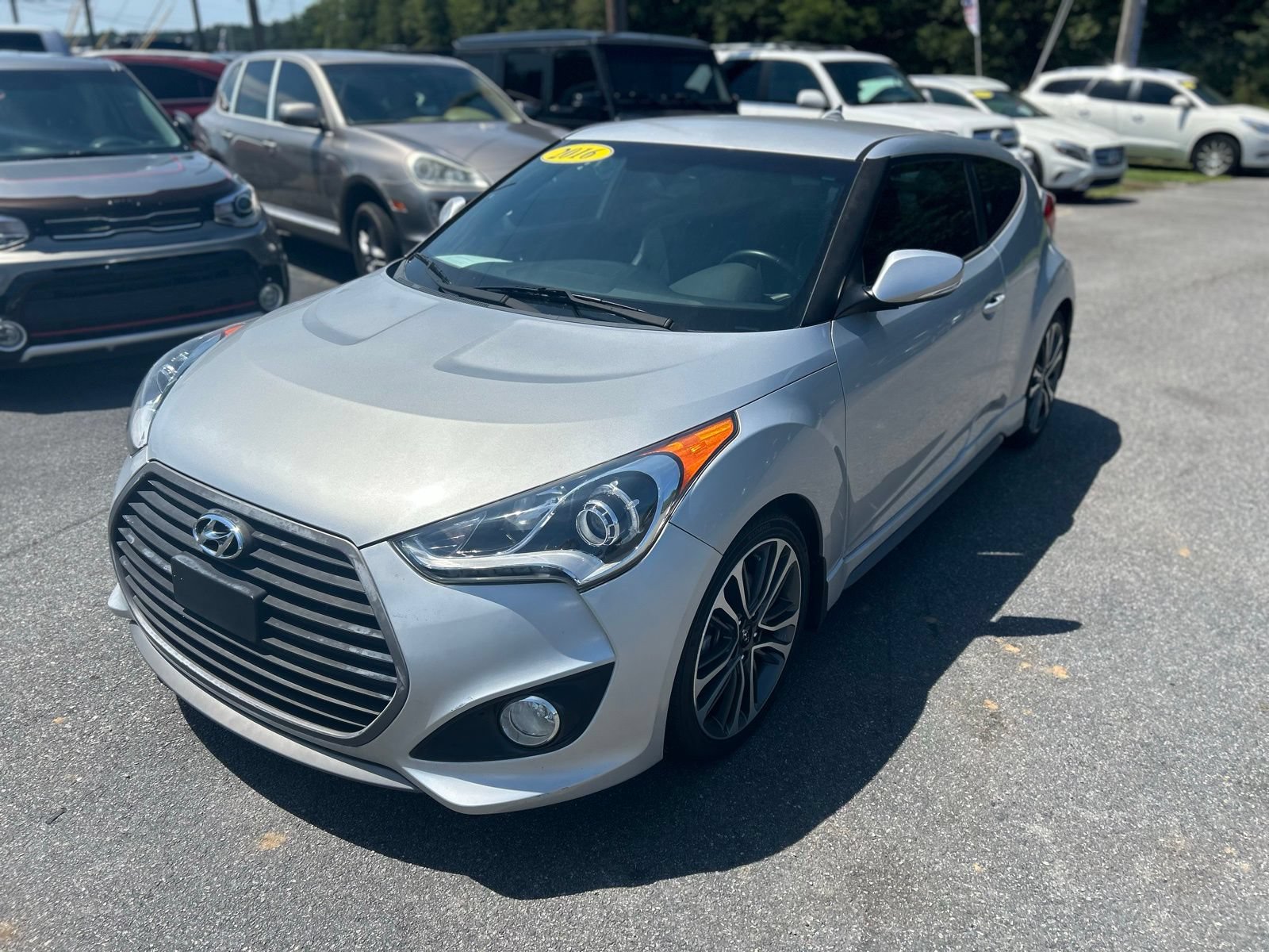 Used 2016 Hyundai Veloster Turbo FWD image 2