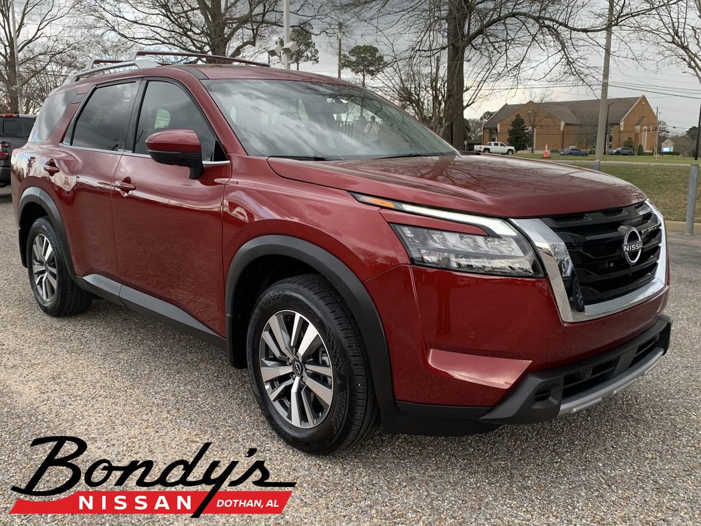 Used 2025 Nissan Pathfinder SL image 1