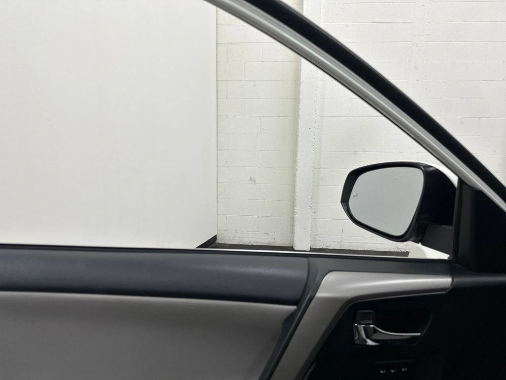 Used 2016 Toyota RAV4 Limited FWD image 38