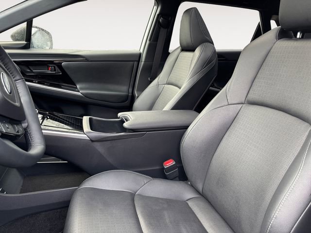 Used 2024 Subaru Solterra Touring w/ Touring Package image 9