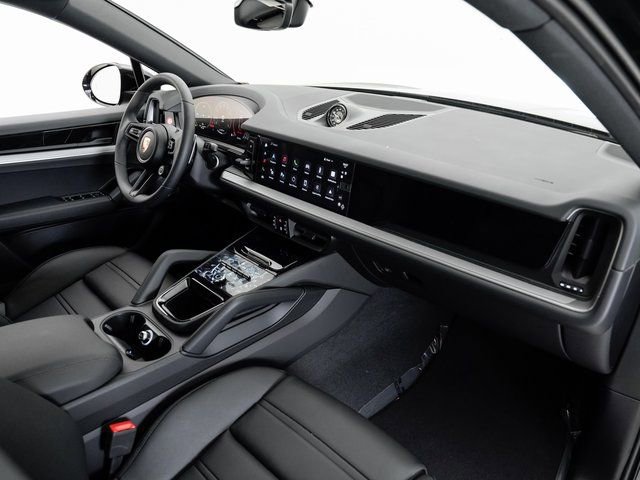 Certified 2025 Porsche Cayenne Coupe image 22