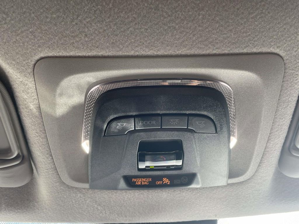 Used 2022 Toyota Corolla Cross LE AWD/4WD image 37