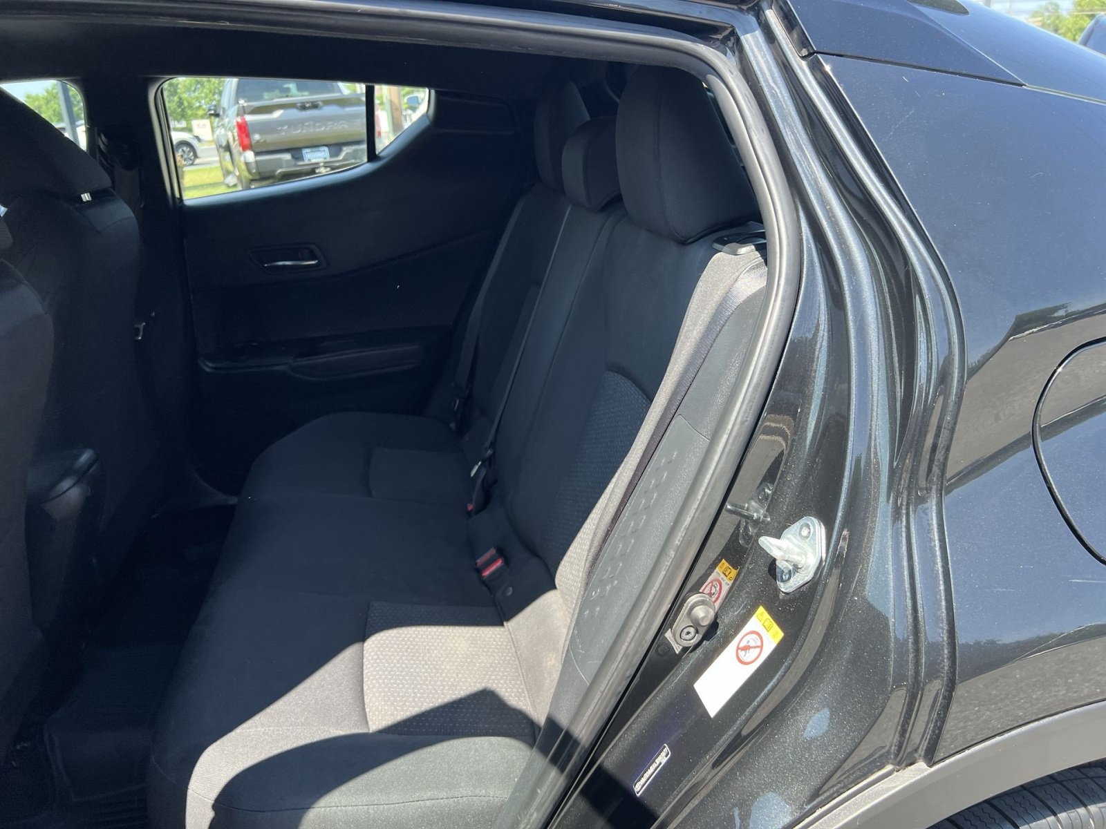 Used 2018 Toyota C-HR XLE FWD image 22