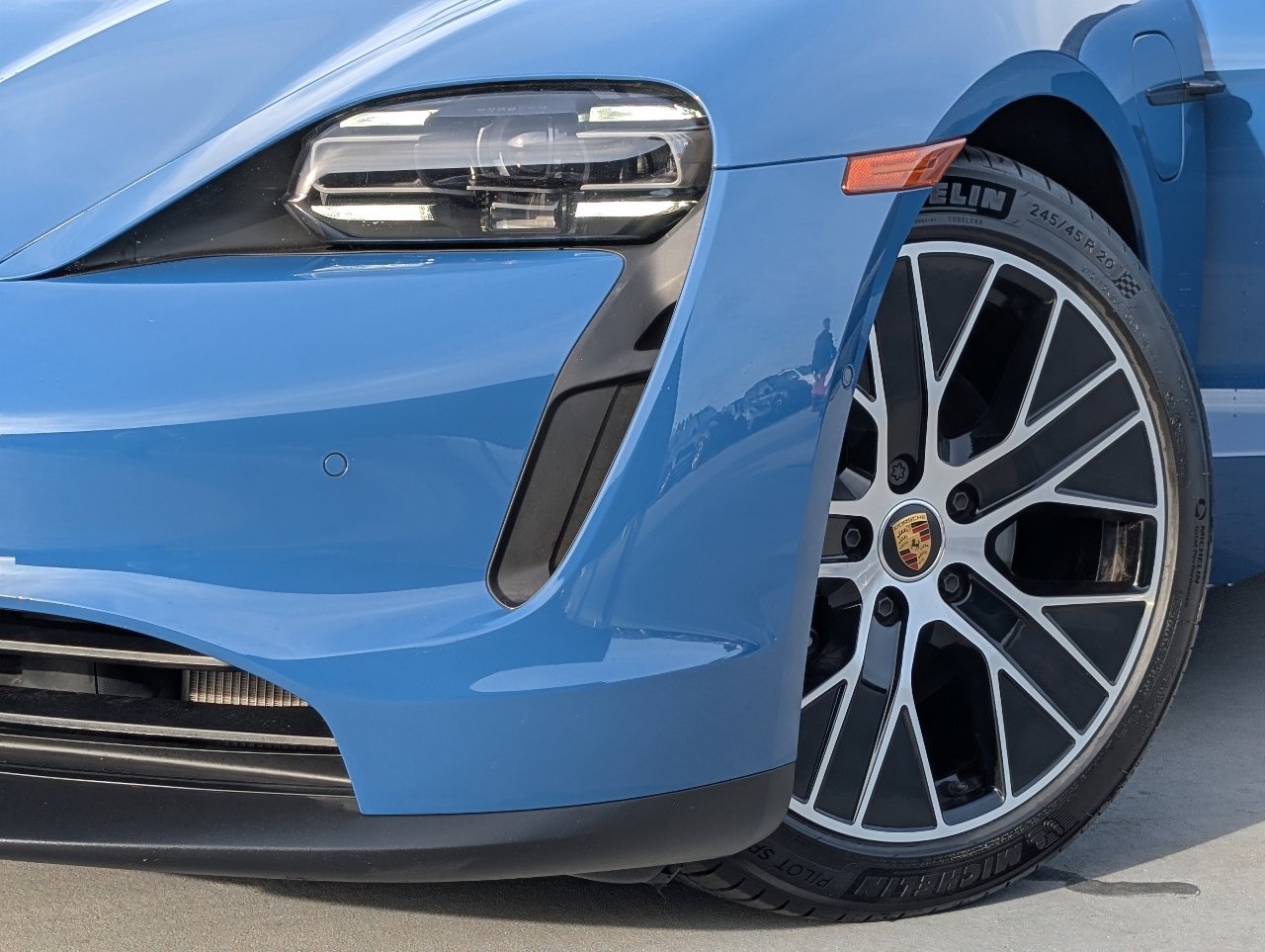 Used 2024 Porsche Taycan image 10