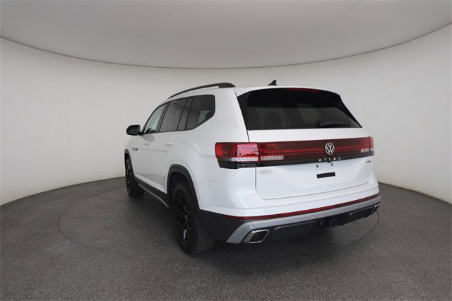 Used 2025 Volkswagen Atlas Peak Edition SE image 13