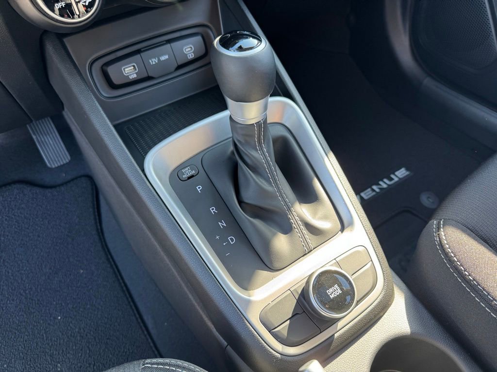 New 2025 Hyundai Venue SEL image 25