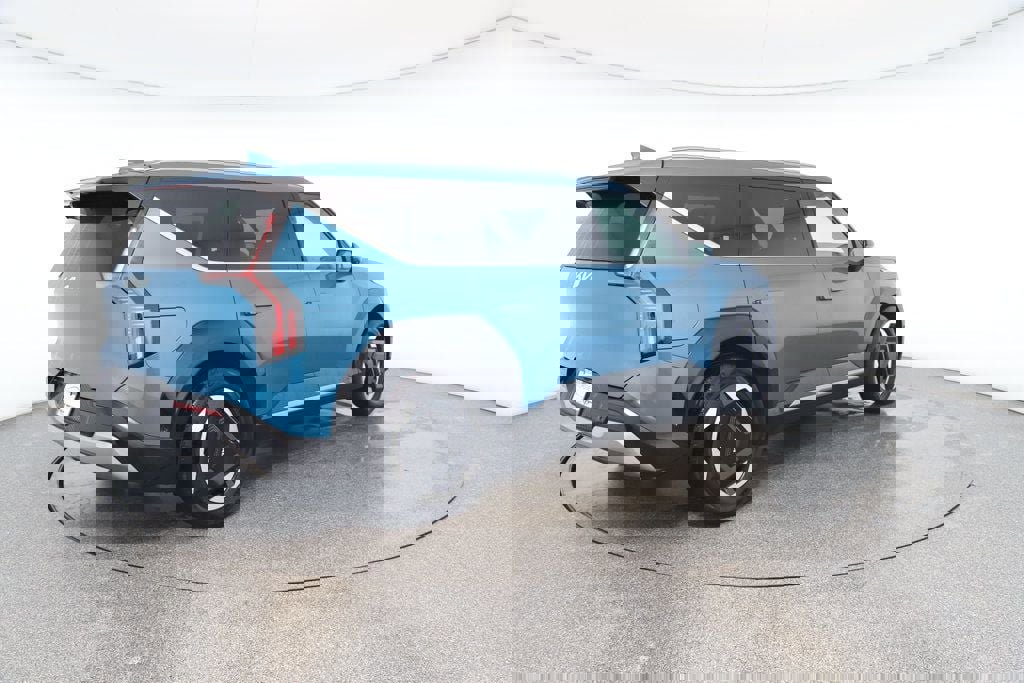 Used 2024 Kia EV9 Land image 5