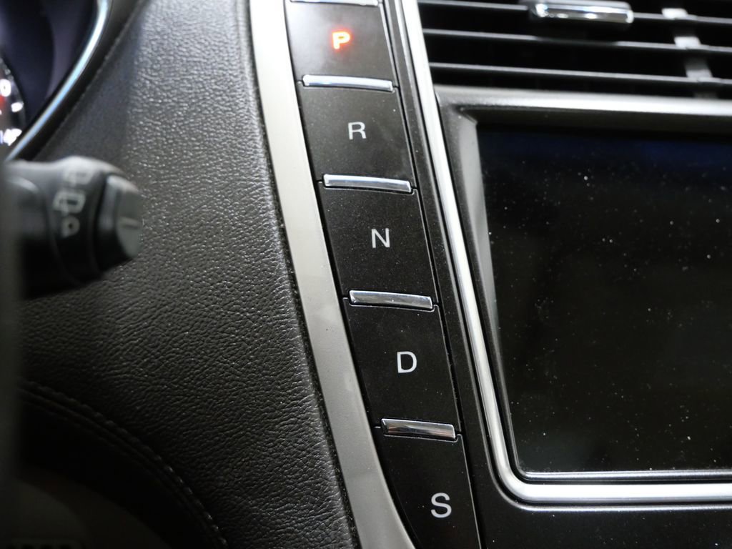 Used 2018 Lincoln MKX Reserve w/ Driver Assistance Package image 24