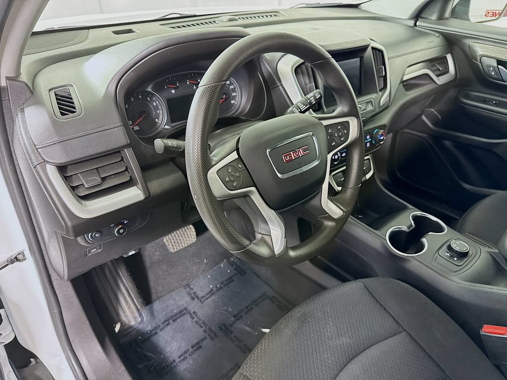 Used 2024 GMC Terrain SLE AWD/4WD image 16