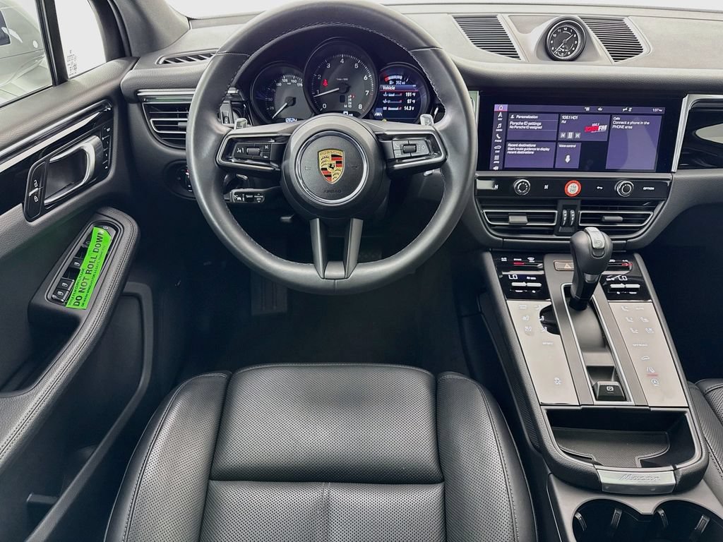 Used 2025 Porsche Macan AWD/4WD image 25