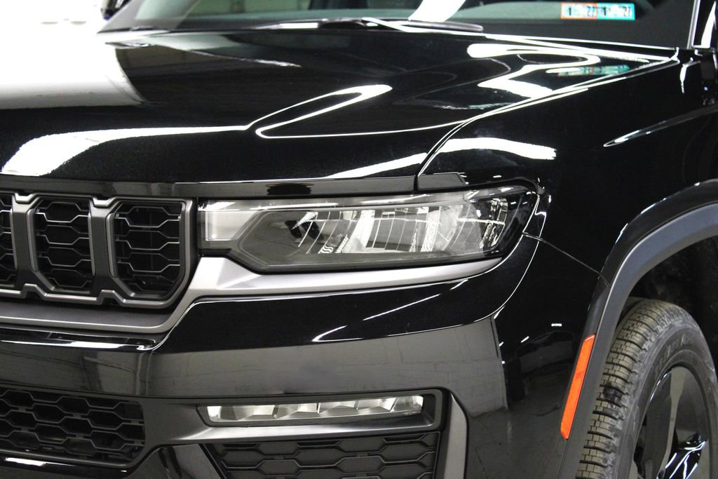 New 2026 Jeep Grand Cherokee Limited w/ Limited Altitude Package image 35