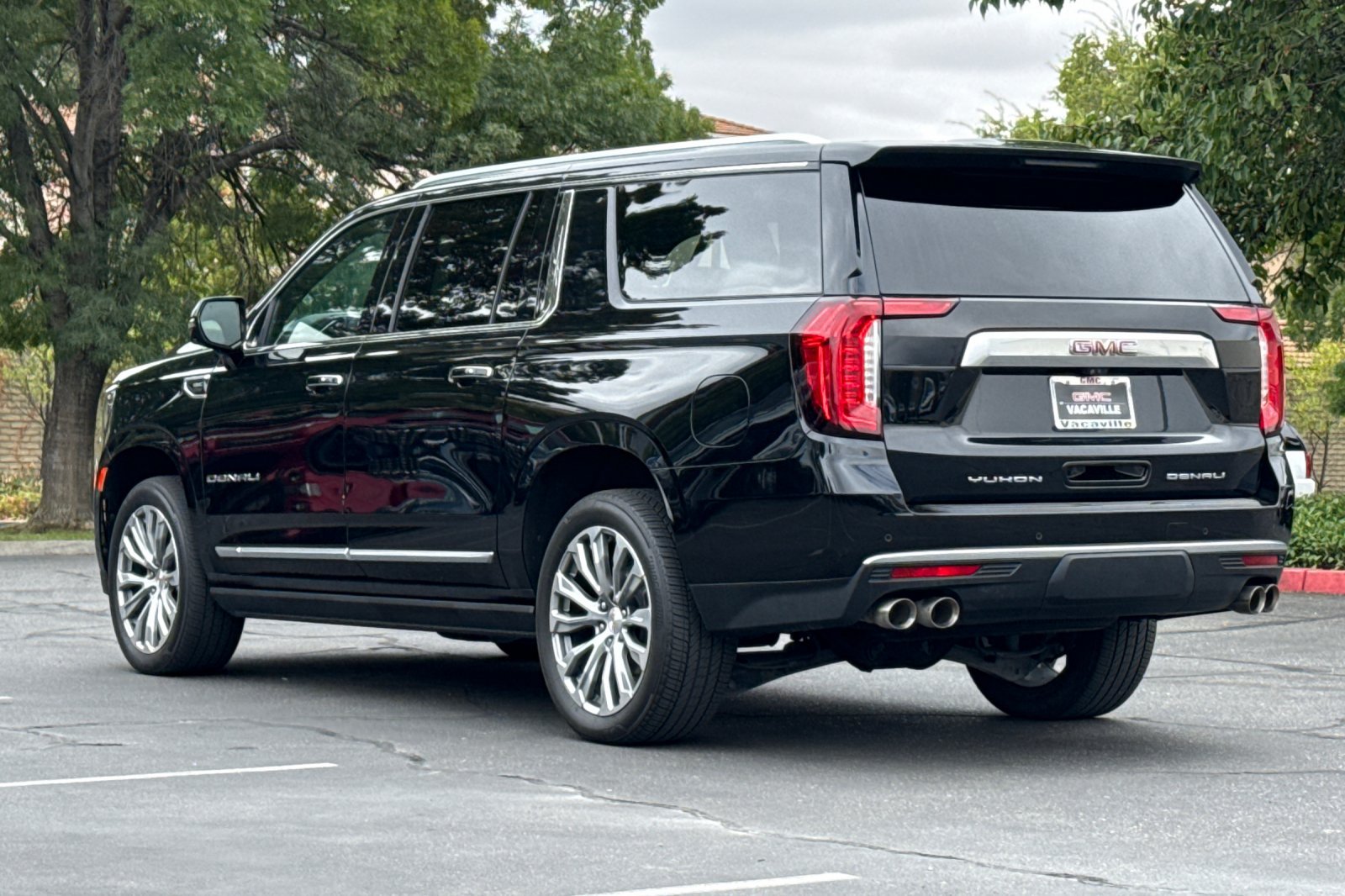 Used 2021 GMC Yukon XL Denali w/ Denali Ultimate Package AWD/4WD image 7