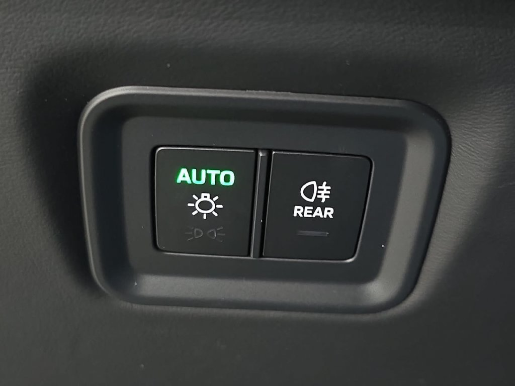 Certified 2026 Porsche Cayenne AWD/4WD image 22
