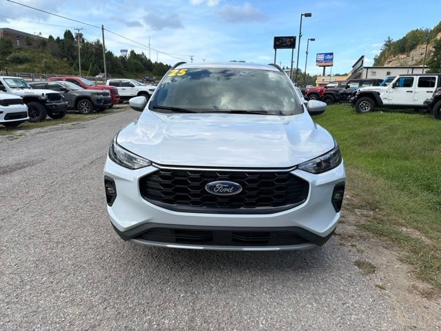 Used 2025 Ford Escape ST-Line Select AWD/4WD image 8