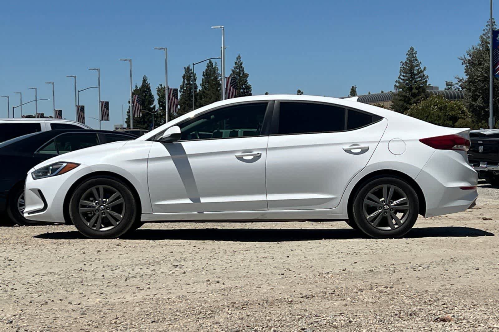 Used 2017 Hyundai Elantra SE FWD image 6