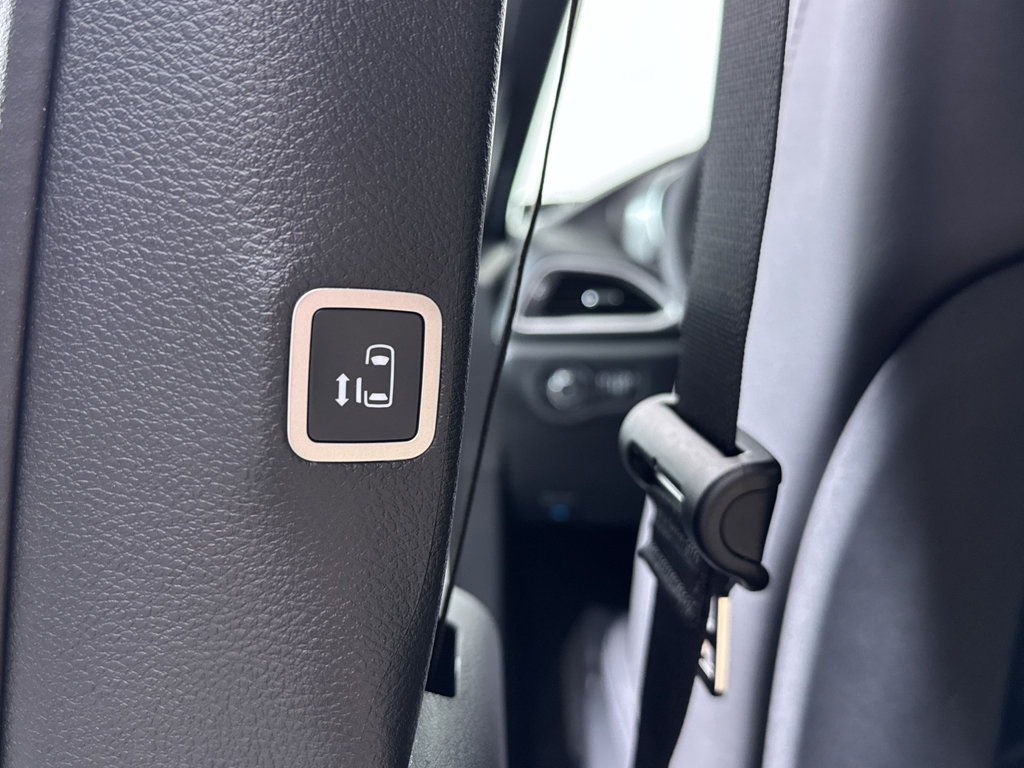 New 2026 Chrysler Pacifica Select image 32