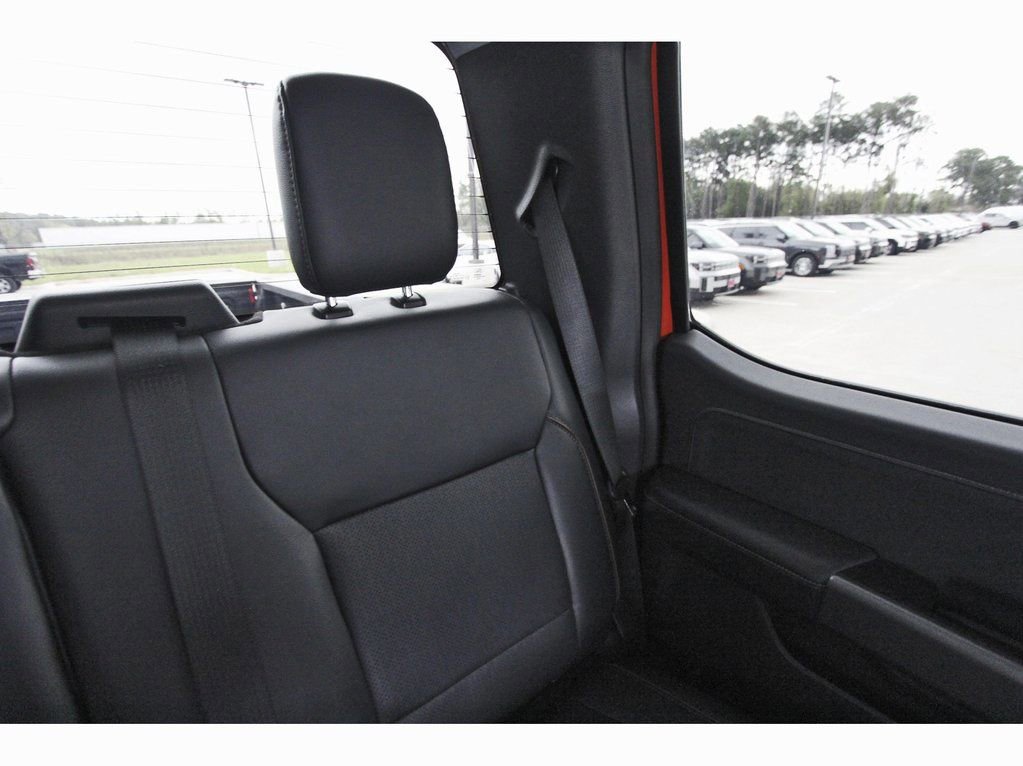 Used 2025 Ford F250 Lariat w/ Black Appearance Package image 13