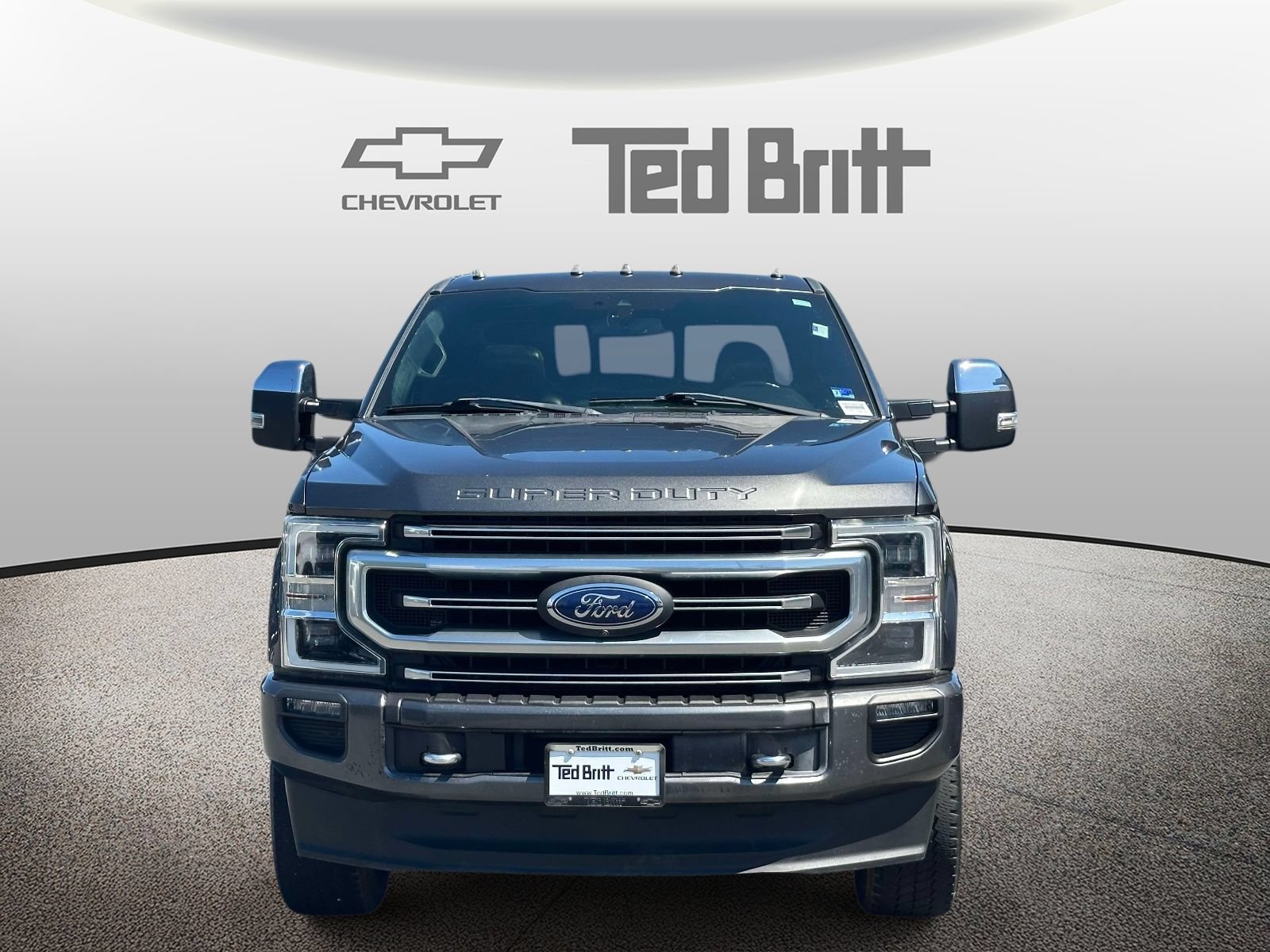 Used 2020 Ford F250 Platinum w/ FX4 Off-Road Package AWD/4WD image 2