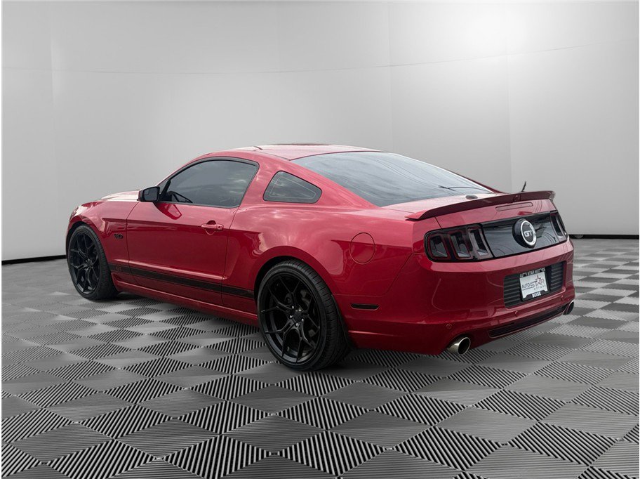 Used 2013 Ford Mustang GT RWD image 3