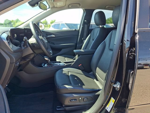 Used 2026 Buick Encore GX Sport Touring w/ Comfort Package AWD/4WD image 15