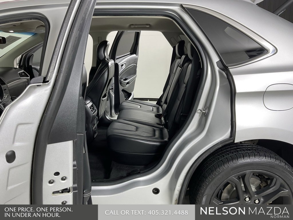 Used 2018 Ford Edge Titanium image 12