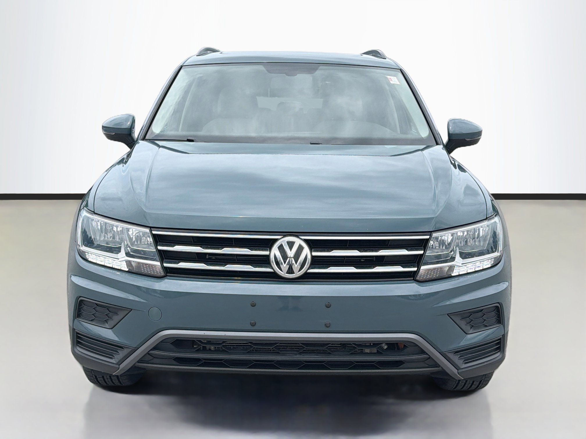 Used 2019 Volkswagen Tiguan SE w/ Panoramic Sunroof Package AWD/4WD image 8