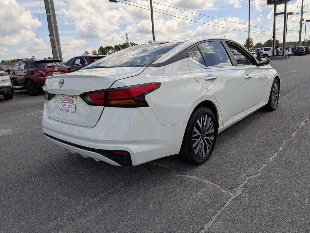 Used 2025 Nissan Altima 2.5 SV FWD image 4