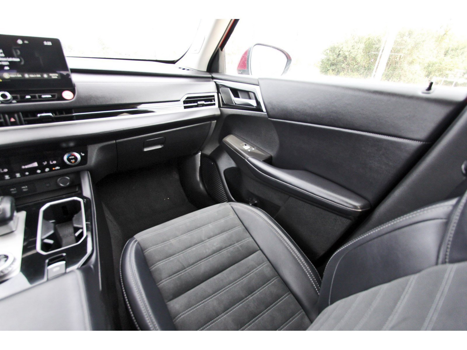 Used 2025 Mitsubishi Outlander SE FWD image 11