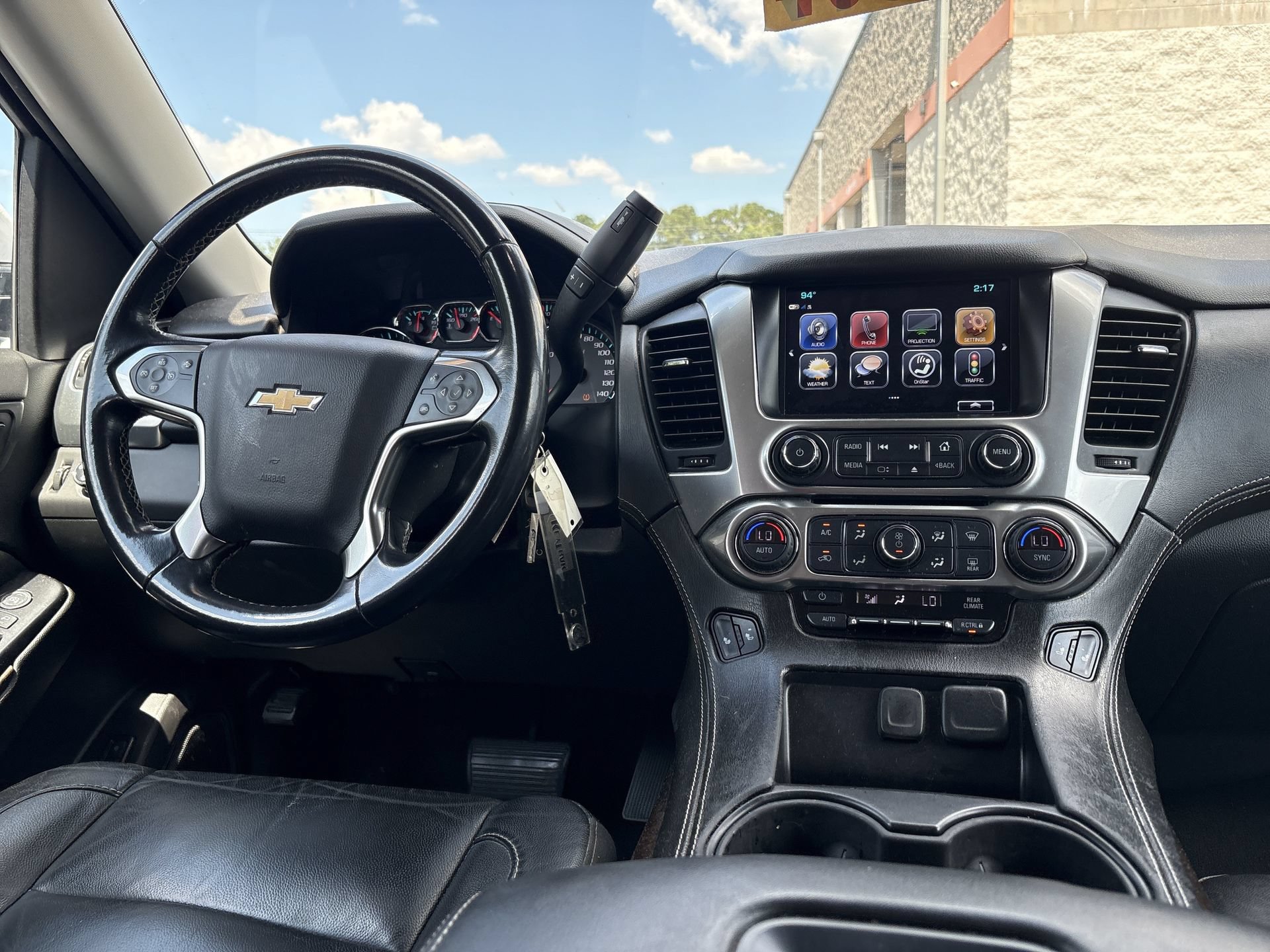 Used 2020 Chevrolet Suburban LT RWD image 3