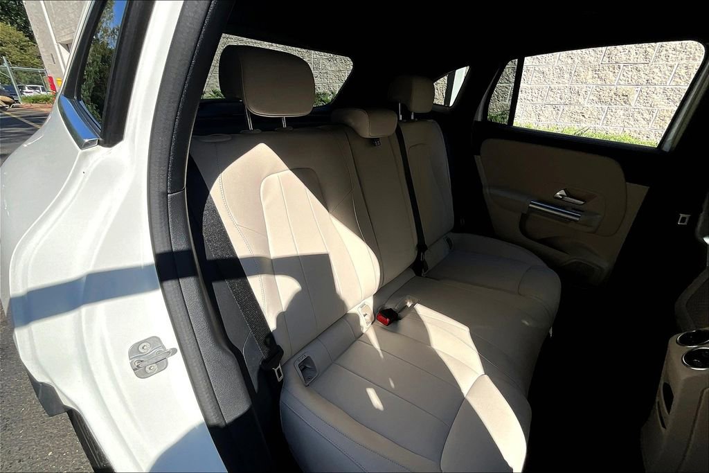 Used 2025 Mercedes-Benz GLA 250 4MATIC image 29