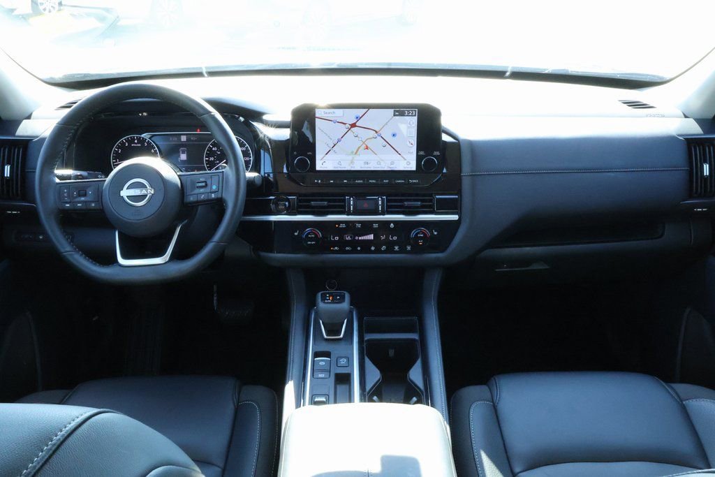 Used 2025 Nissan Pathfinder SL image 6