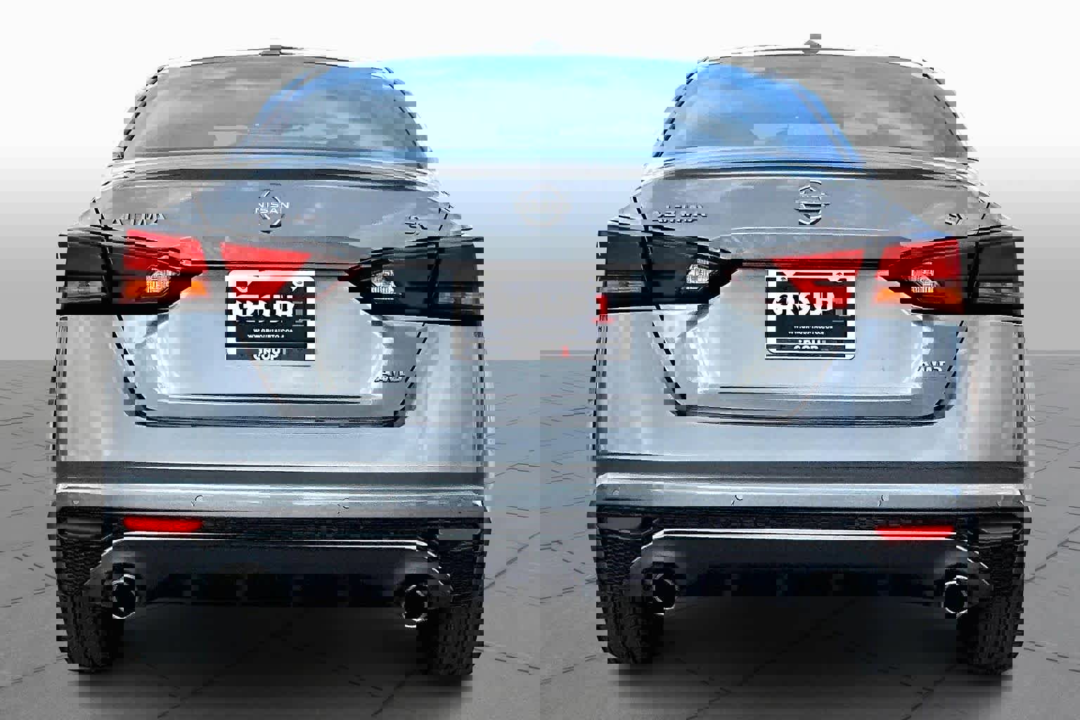 Used 2023 Nissan Altima 2.5 SV w/ SV Premium Package image 5