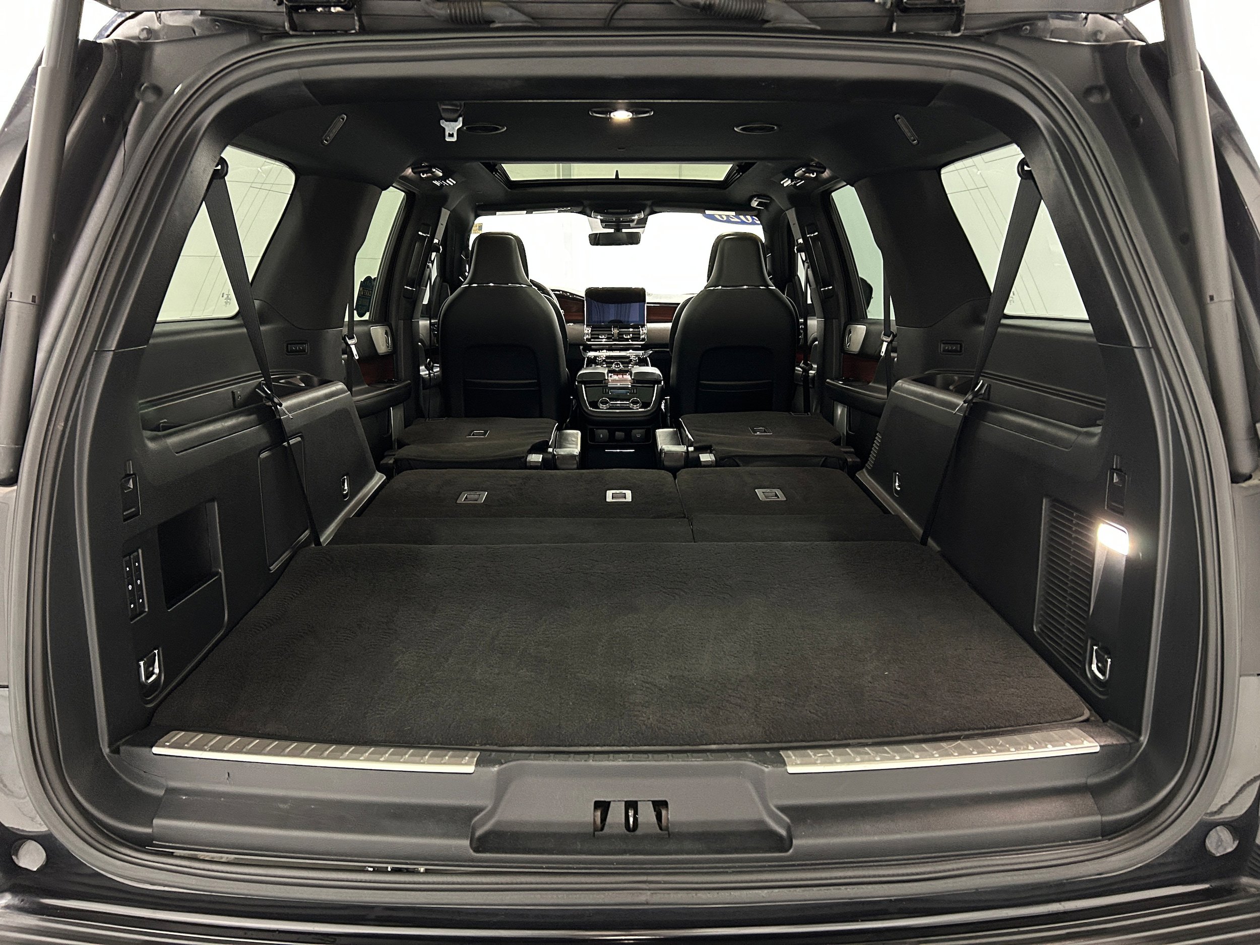 Used 2020 Lincoln Navigator L Reserve w/ Equipment Group 208A Reserve AWD/4WD image 38
