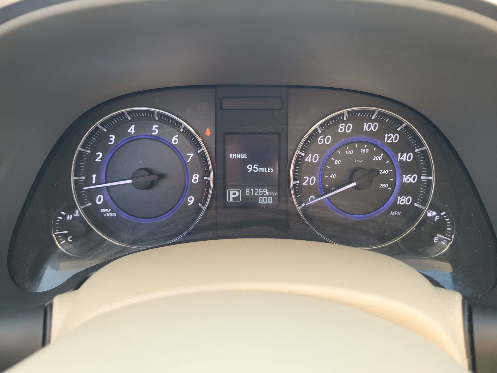 Used 2017 INFINITI QX70 2WD image 30