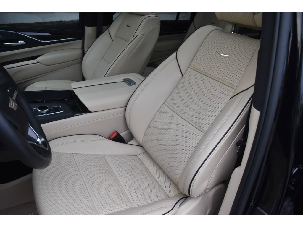 Certified 2023 Cadillac Escalade ESV Premium Luxury image 13