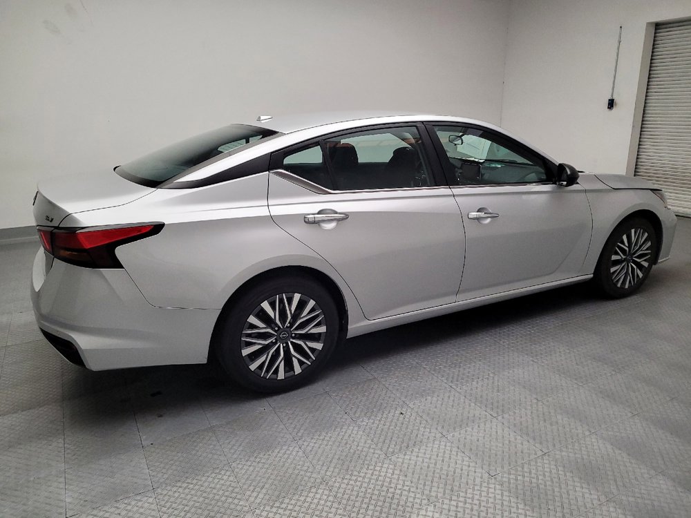 Used 2024 Nissan Altima 2.5 SV image 10