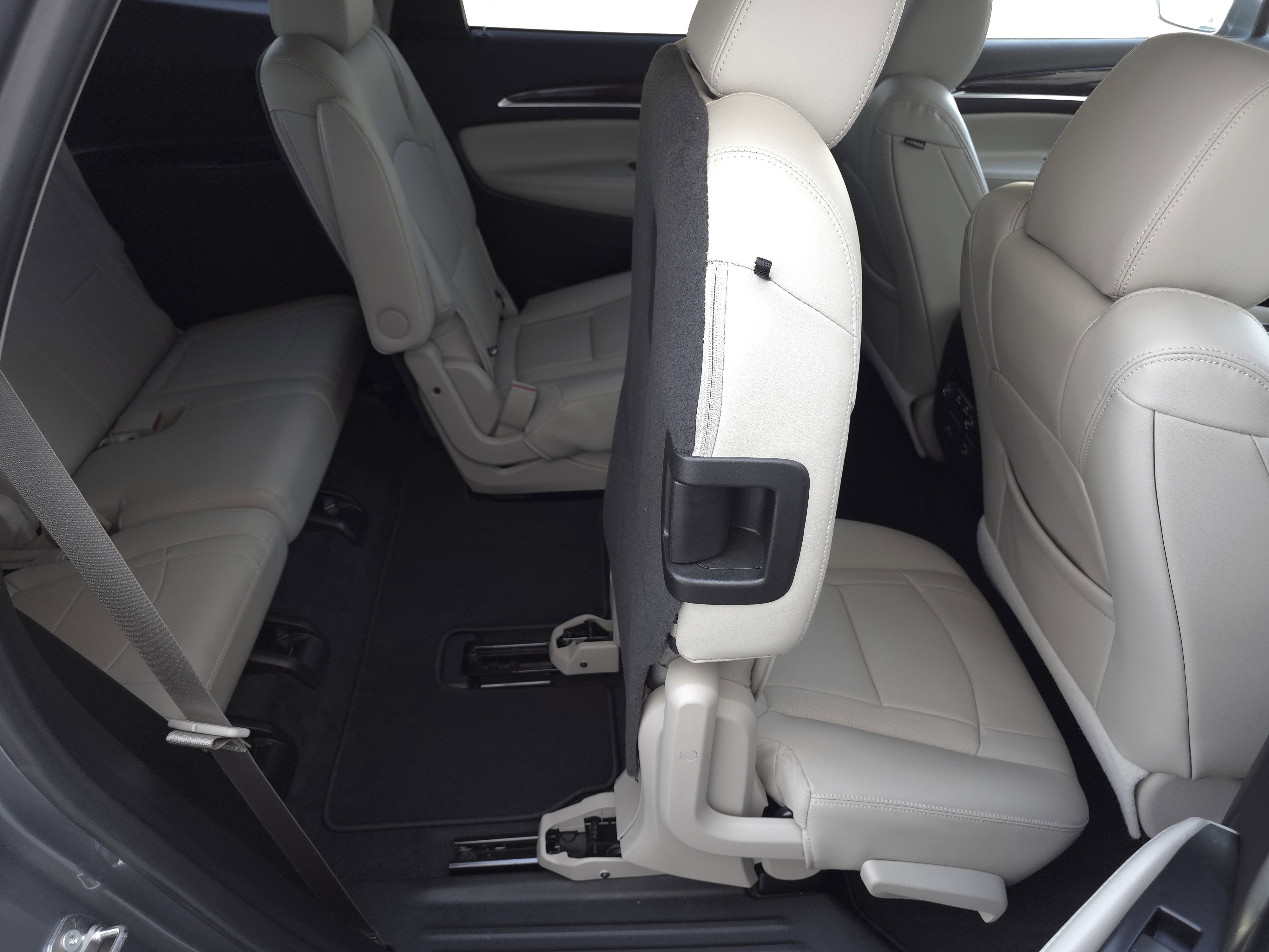 Used 2019 Buick Enclave Essence image 35