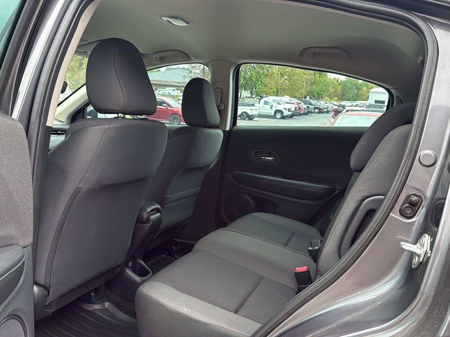 Used 2022 Honda HR-V LX image 10