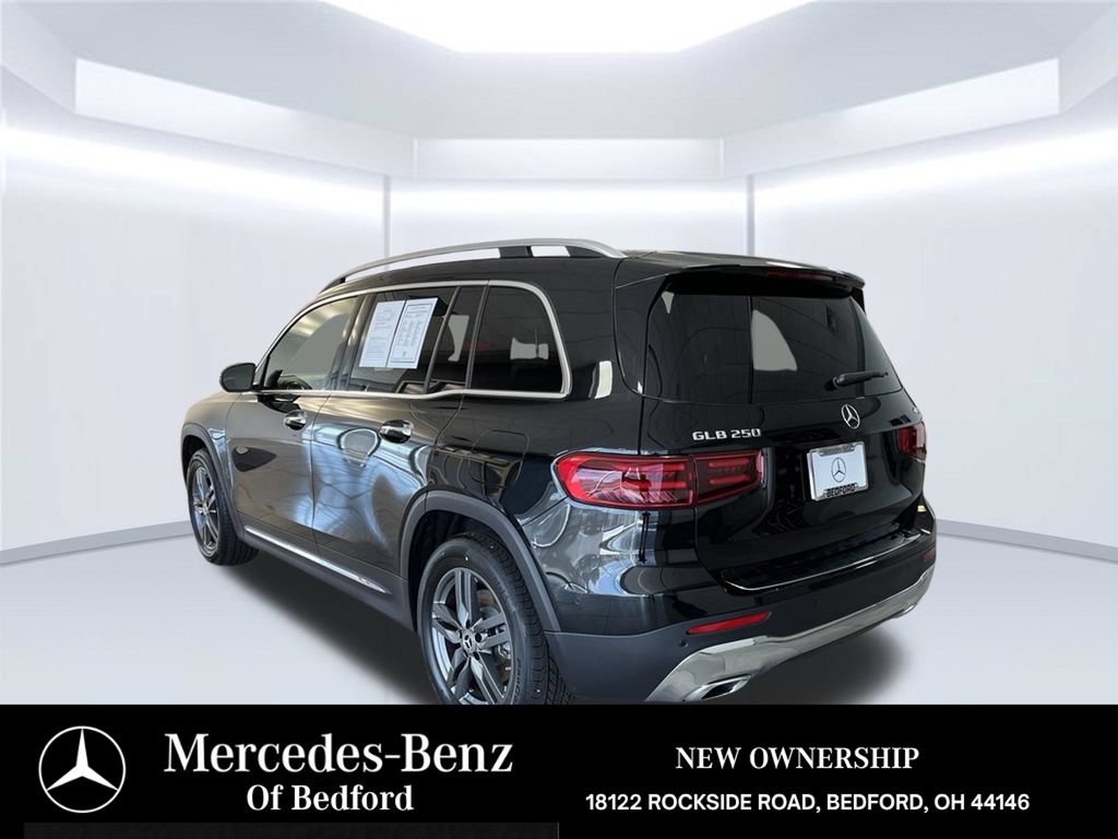 Used 2026 Mercedes-Benz GLB 250 4MATIC image 3