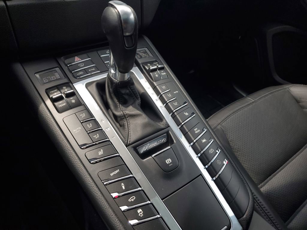 Used 2018 Porsche Macan GTS image 26