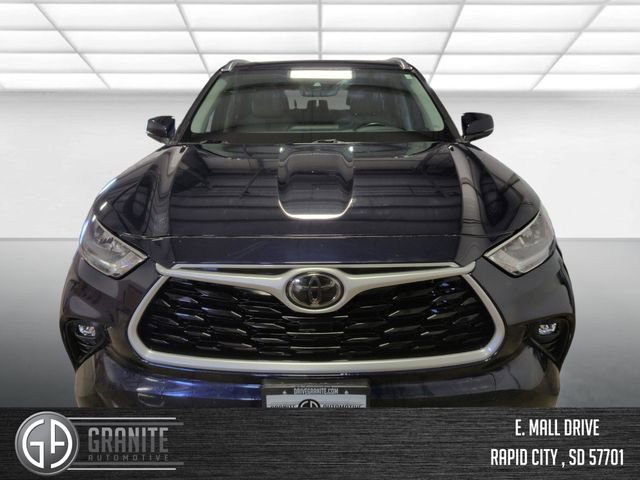 Used 2020 Toyota Highlander XLE w/ Protection Package #3 image 8
