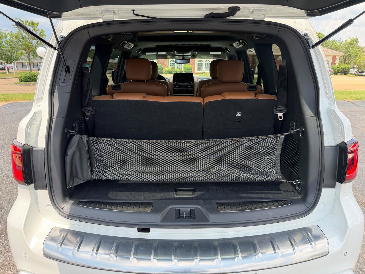 Used 2024 INFINITI QX80 Sensory w/ Cargo Package AWD/4WD image 12