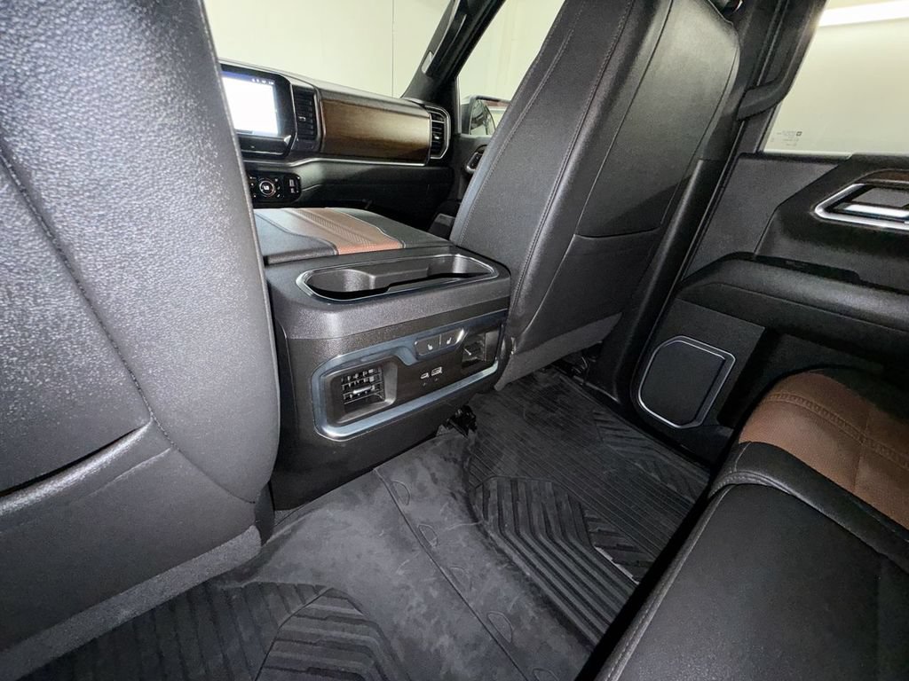 Used 2024 Chevrolet Silverado 1500 High Country w/ Max Trailering Package AWD/4WD image 21
